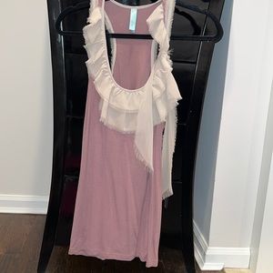 Beautiful top with sleeve and collar detail